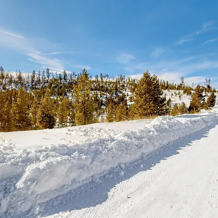 Cabin Getaway & Stonewood Lodge-2